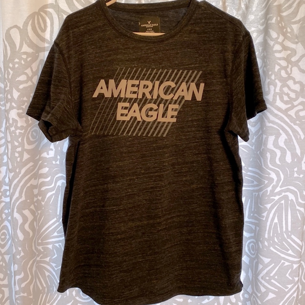 American Eagle tee